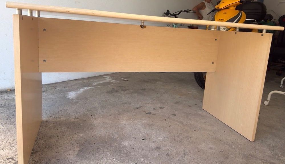 Secretária de Escritório/Estudo 138x68 cm – Bom Estado – 70€