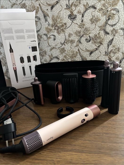 Продам Dyson Airwrap i.d. HS08 Straight+Wavy