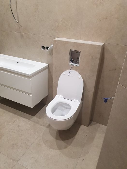 Встановлюваня душевих кабін,стікляних перегородок,сантехніка,вани,т.д.