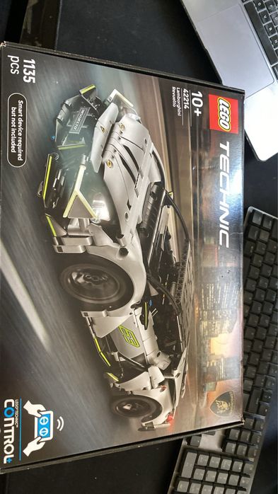 Lego lamborghini revuelto 42214
