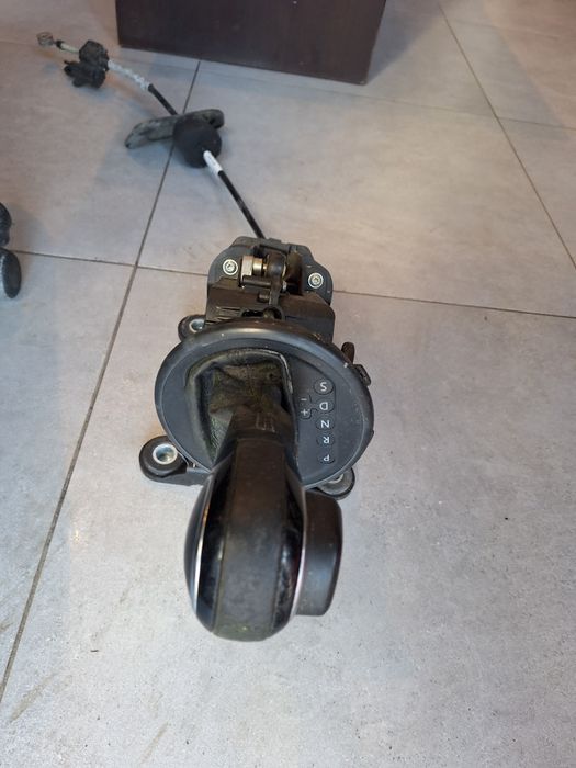 Wybierak zmiany biegów Volkswagen VW T5 T6 automat lewarek gałka linka