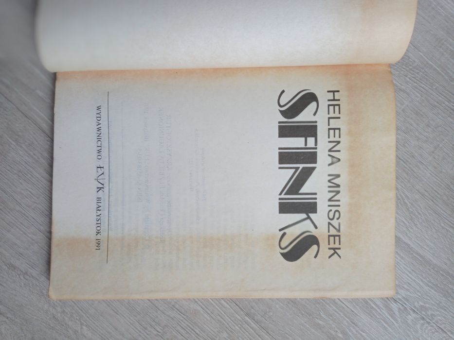 Sfinks. Helena Mniszek