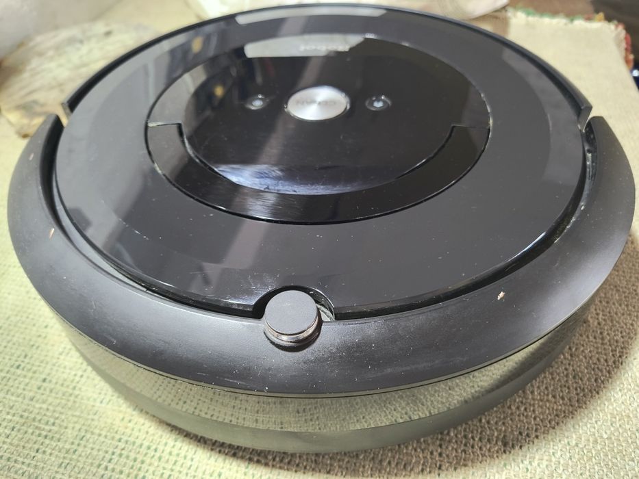 Робот пилосос Roomba e5