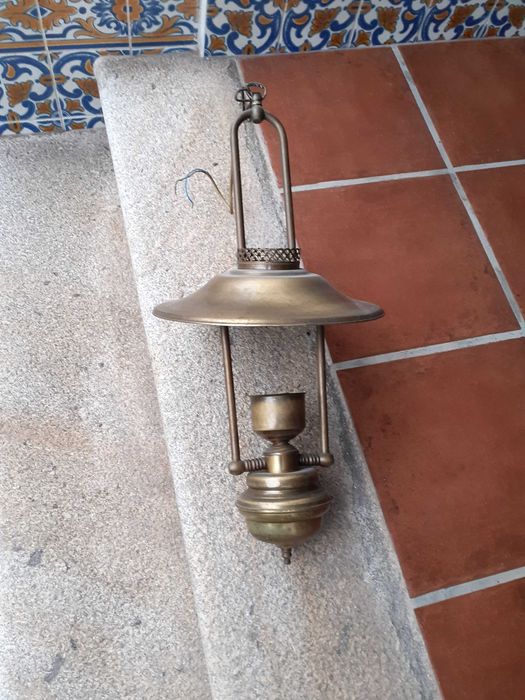 Candeeiro antigo em latão