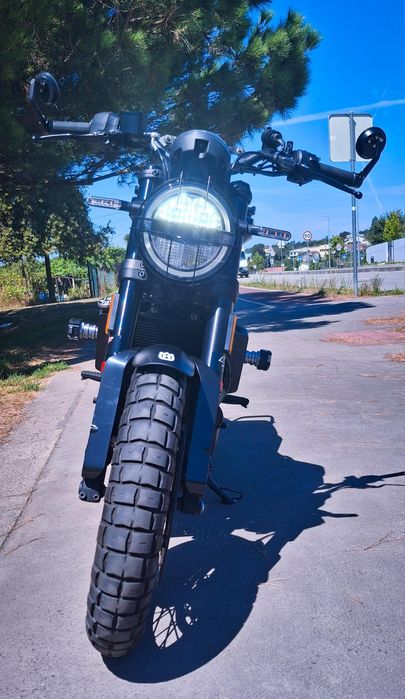 Husqvarna Svartpilen 401