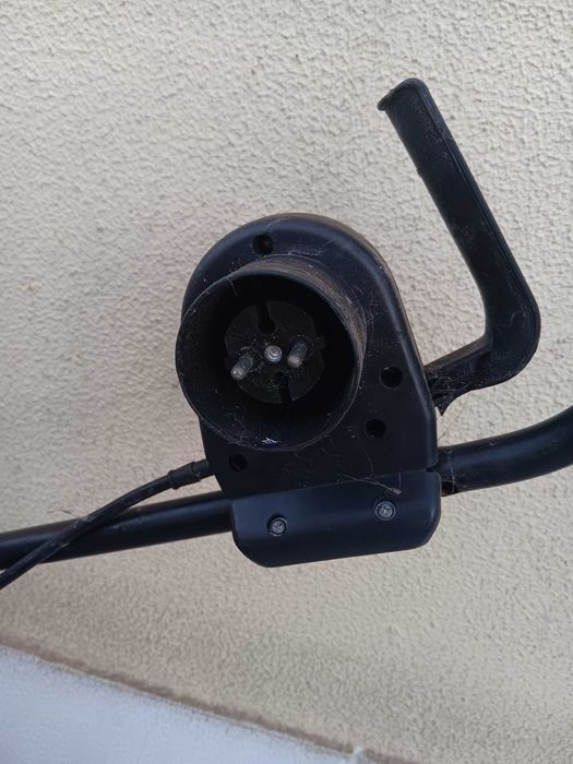 Máquina de cortar relva