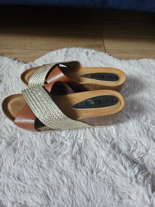 Sandaly klapki buty 38 paski złote brąz