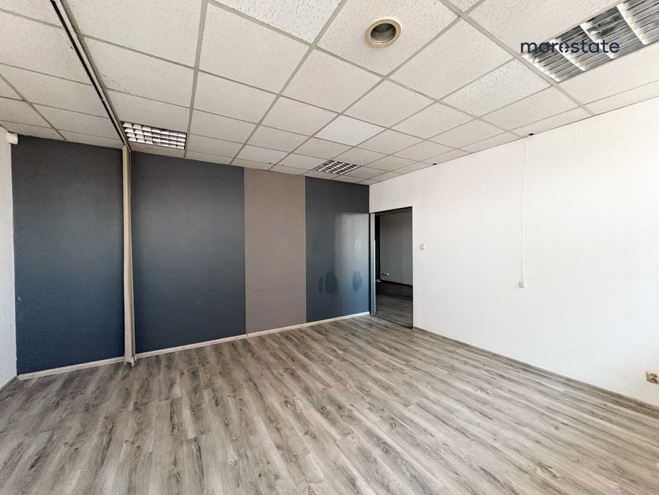 lokal/magazyn+biuro na Bieńczycach z windą towarową