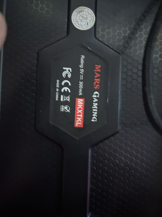 Teclado mecanico e rato incluido