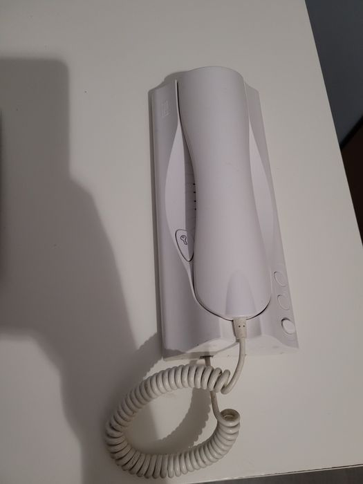 Biały domofon urmet