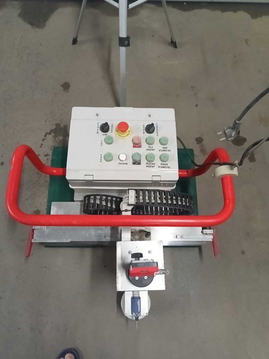 Robot posadzkarski Cłapa FloorMaster 130