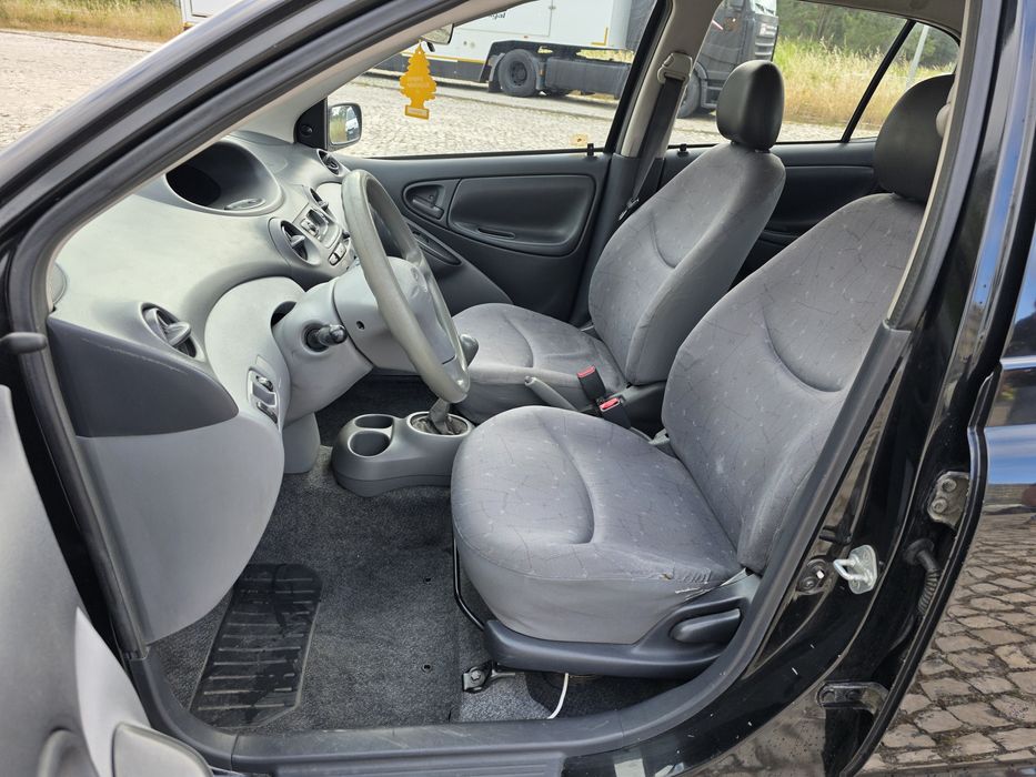 Toyota Yaris 1.0 vvt-i versão:Sol