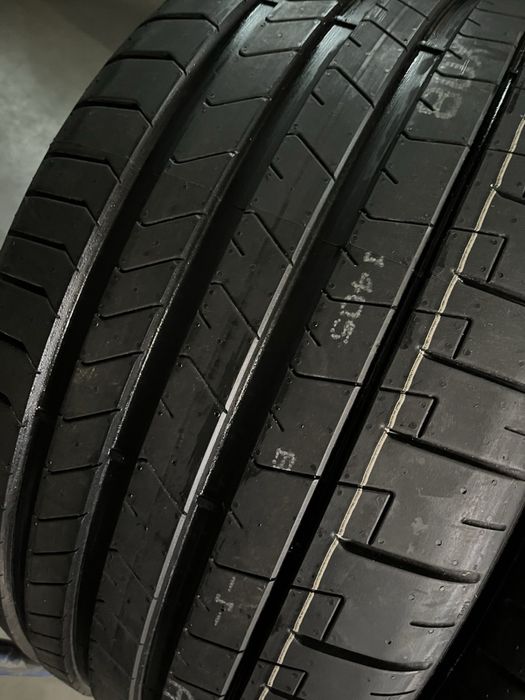 285/30/21+255/35/21 R21 Pirelli PZero PZ4 MO-S 4шт нові