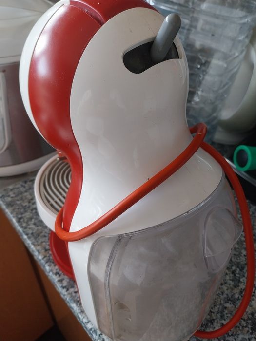 Maquina cafe capsulas delta  impecavel