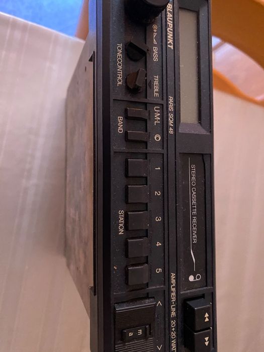 Rádio de automóvel usado