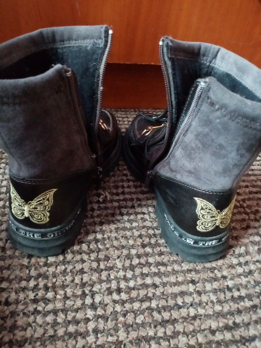 Розпродаж дитячого взуття