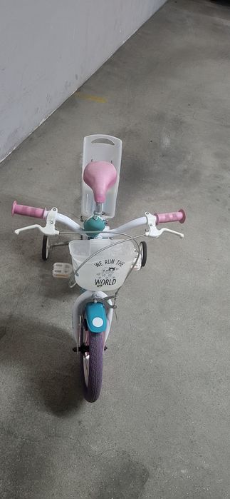 Bicicleta de menina da LOL