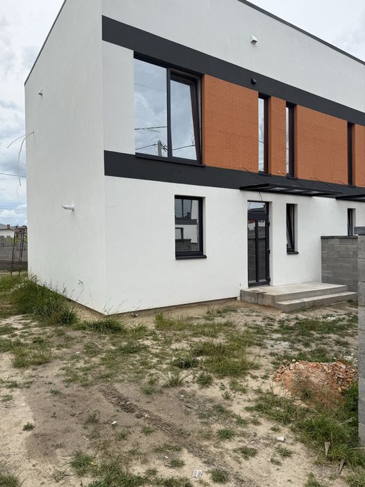 Продаж котеджу з міськими комунікаціями