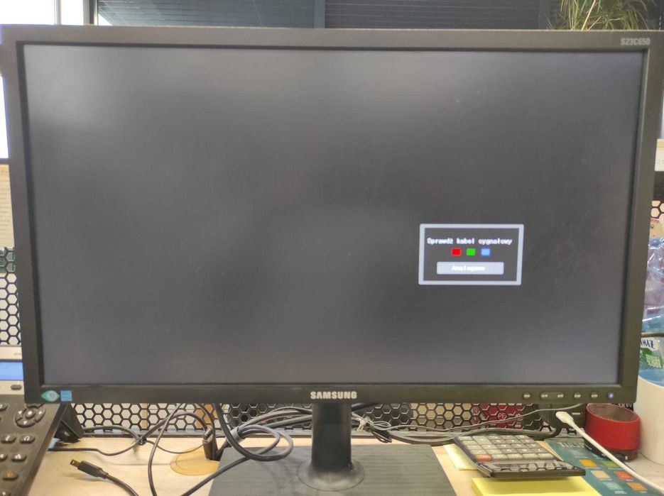 4 x Monitor, Samsung S23C650D, ASUS VP228