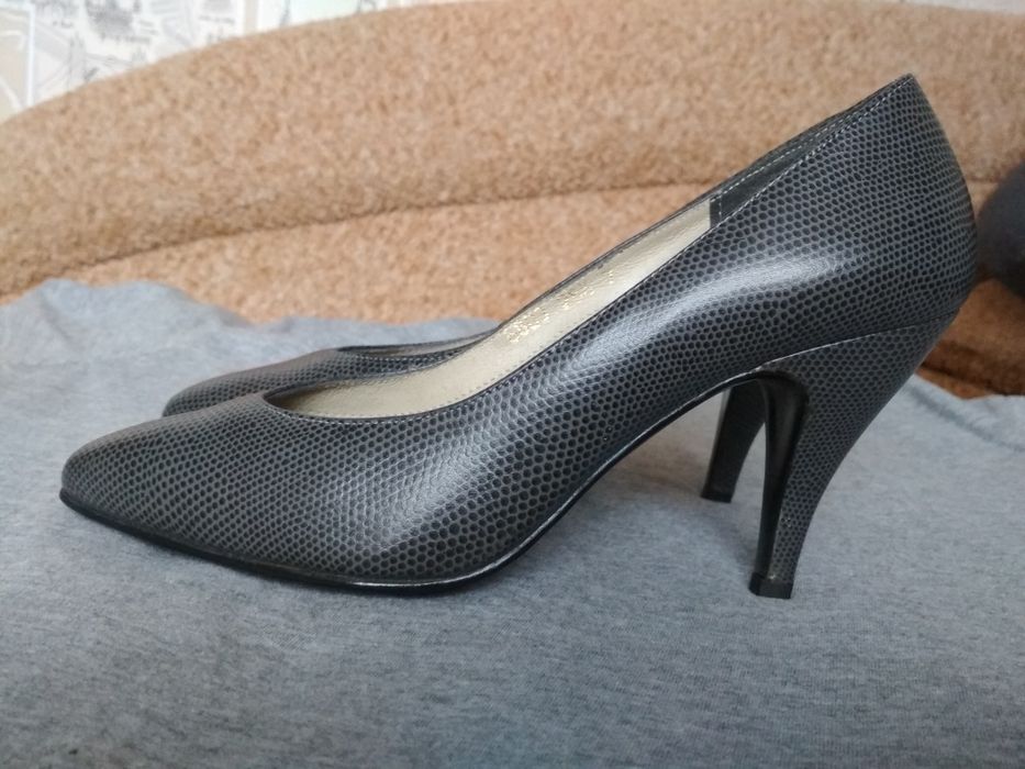 Новые кожаные туфли