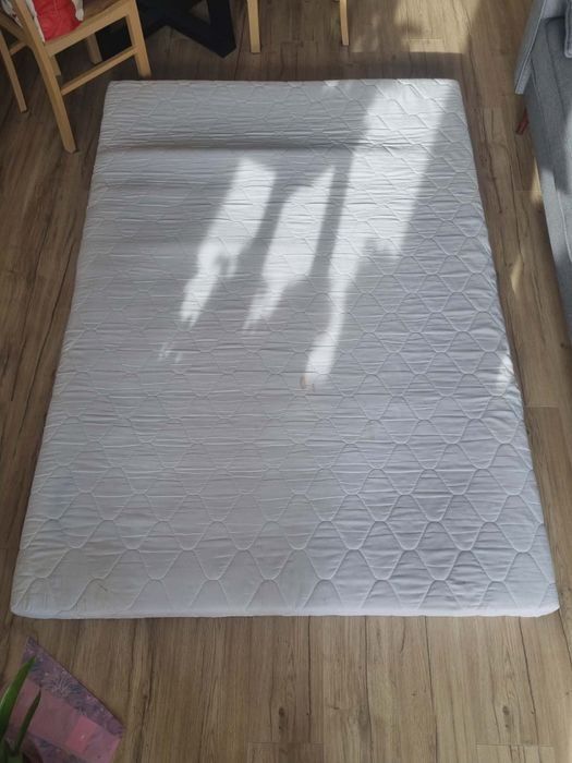 Materac używany biały