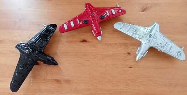 Cabides em forma de avião