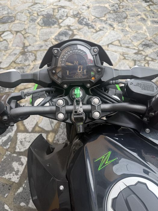 Kawasaki Z400 (2022) — Apenas 3.000 km — Como Nova