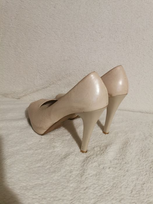 Buty na obcasie półbuty eleganckie szpilki czółenka 38