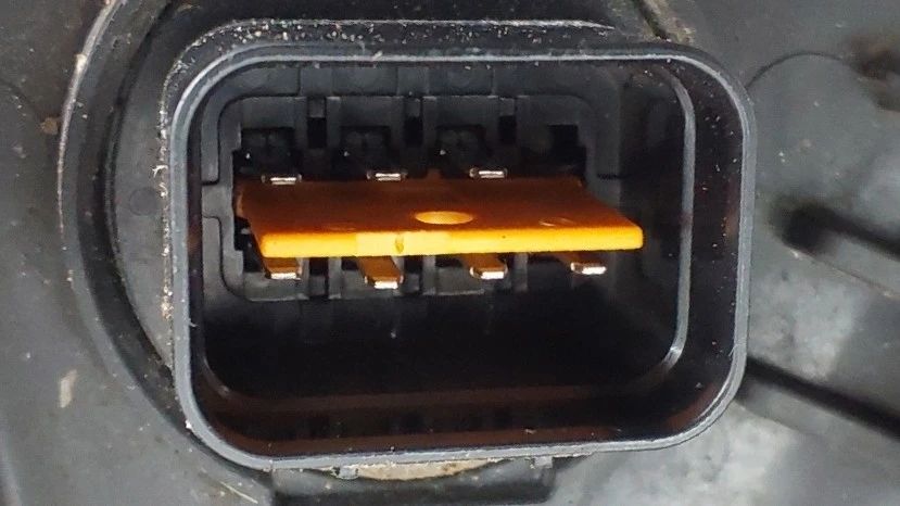 Ótica / farol esquerda CHEVROLET Aveo Hatchback (T300)