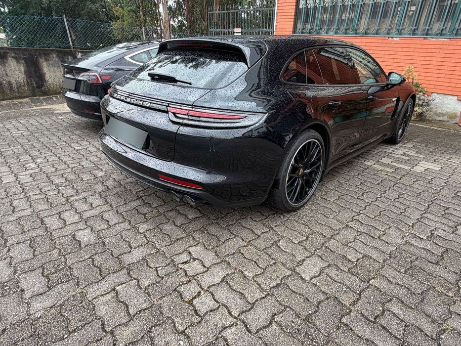 Porsche Panamera Sport Turismo 4 E-Hybrid