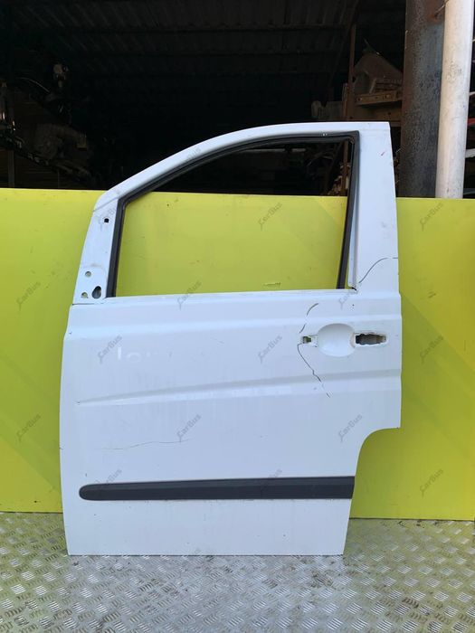 Двері ліві Mercedes Vito 639 Двери передние левые Вито 639 Разборка