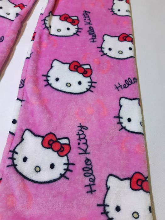 Nowe spodnie Hello Kitty pluszowe Must Have