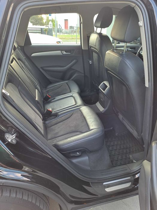 Sprzedam auto AUDI Q5 bezwypadkowy