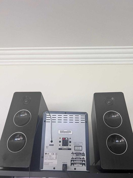 Sistema de som LG CM2760 com bluetooth + colunas (ótimo estado)