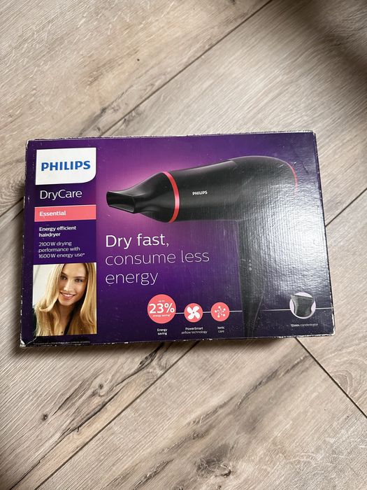 Фен BHD029/00 серії DryCare Essential від компанії Philips.