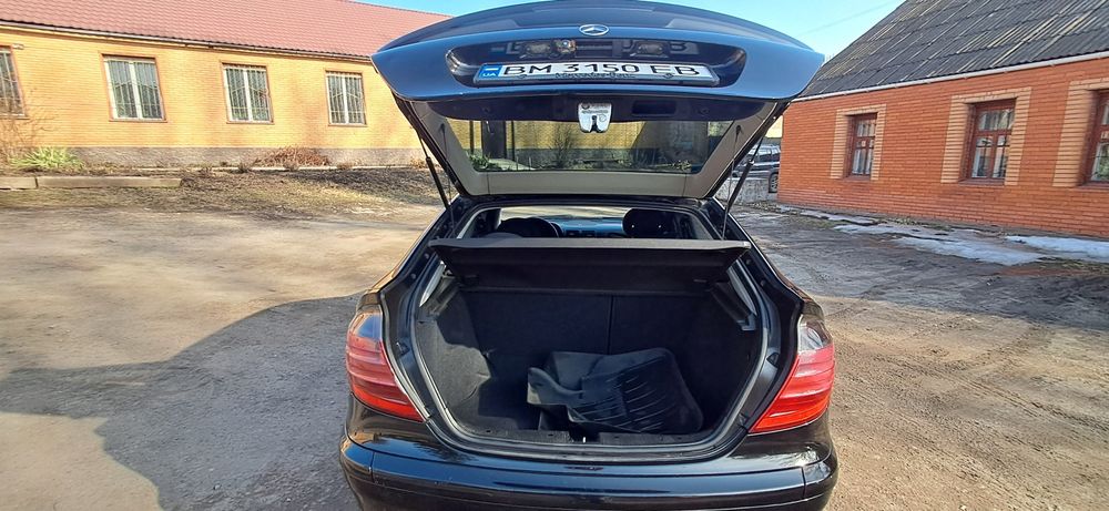 Продам  мерседес  c180 w203