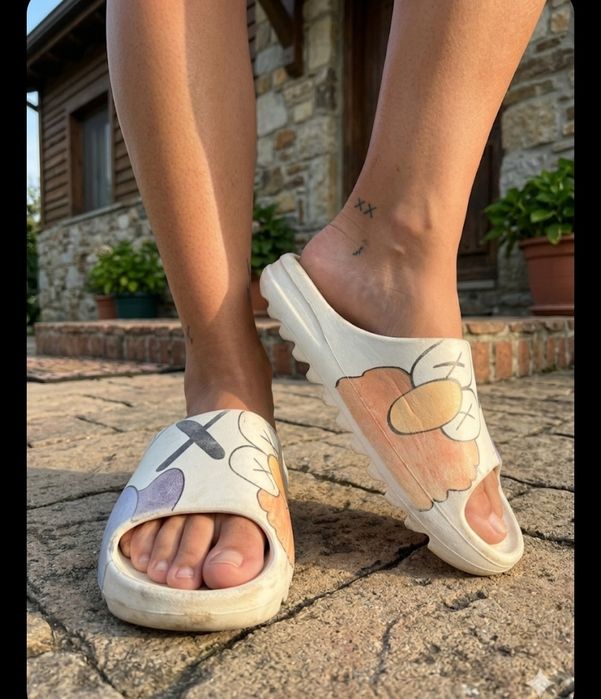 Klapki damskie lub dziewczęce