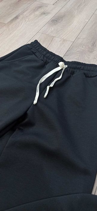 Spodnie z dresu na gumce, nogawka na gumce czarne