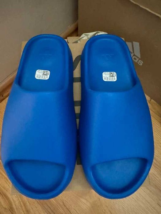Klapki Adidas Yeezy slide azure 44 1/2
