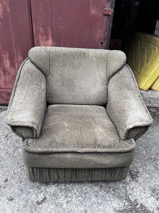 Продам б/у меблі в нормальному стані