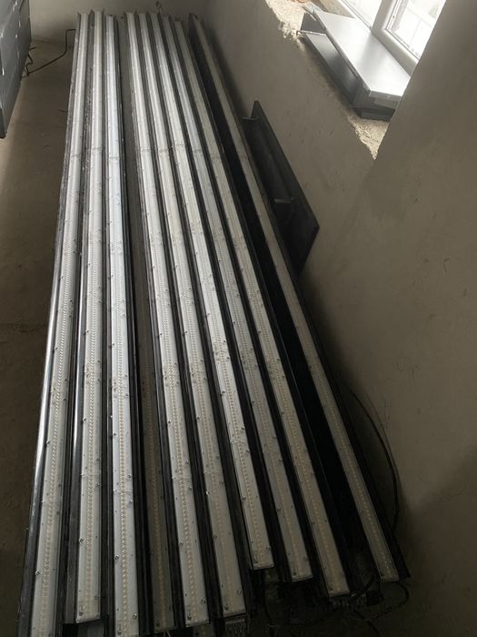 Магістральні LED світильники 50 штук по 3,4 метра.