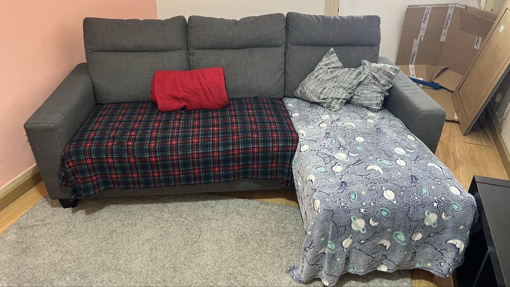 Sofá com chaise long