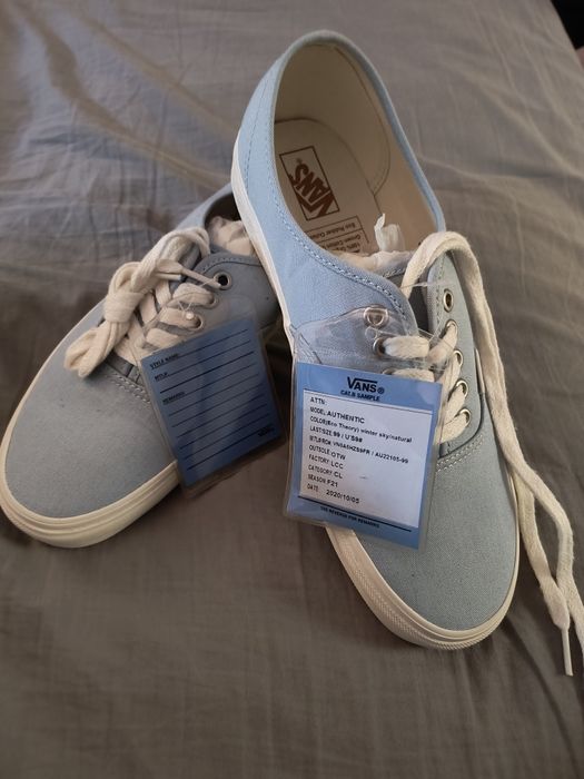 Nowe błękitne trampki Vans