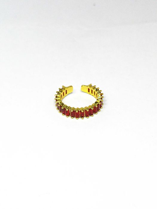 Pierścionek regulowany z czerwonymi kamieniami ze stali chirurgicznej