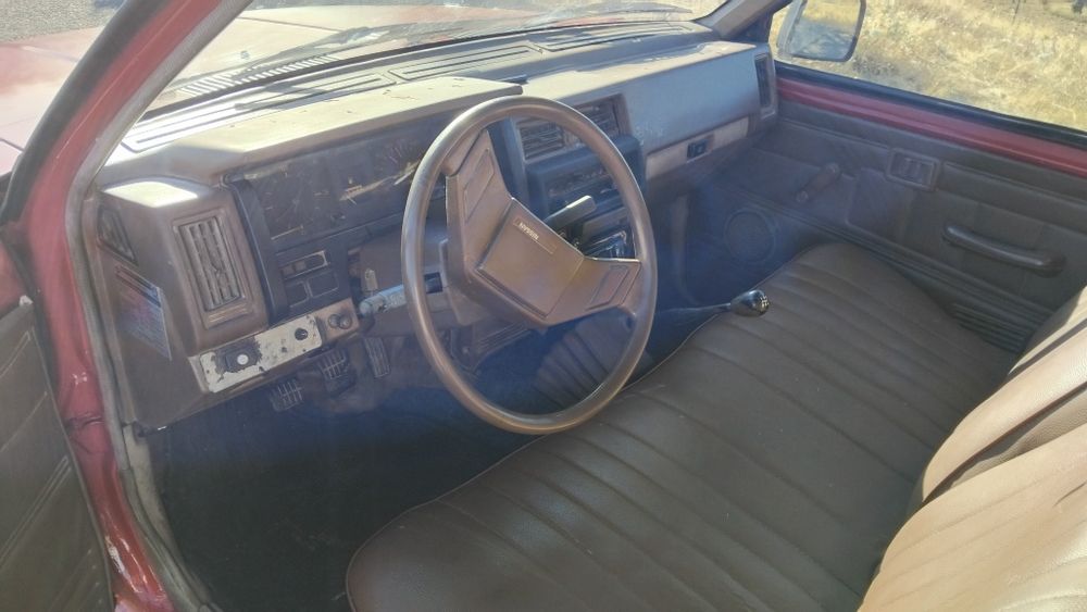 Nissan pick up 4x2 3 lugares