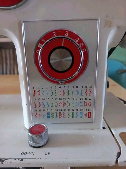 Maquina de costura elétrica