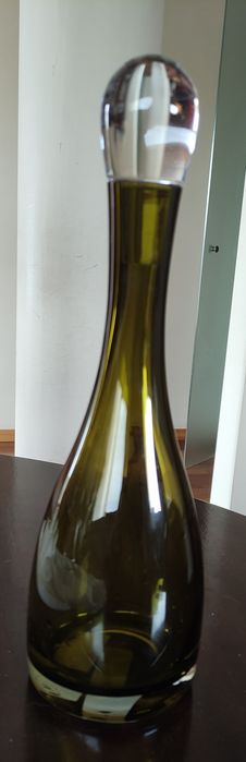 Garrafa de vidro  verde azeitona