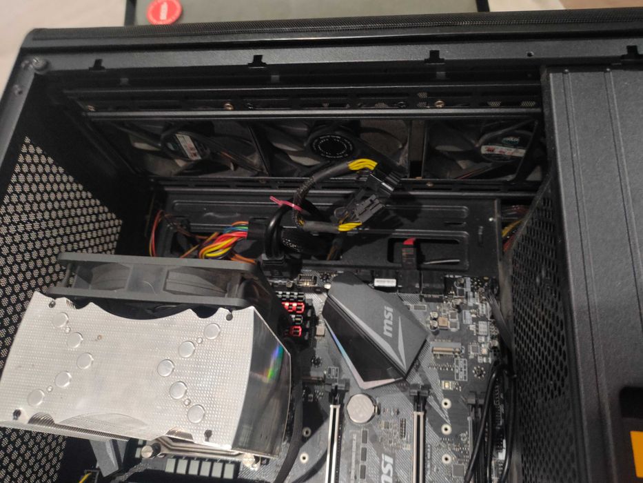 Komputer i7-9700k, 16GB RAM, płyta główna MSI Z390, zasilacz 650W