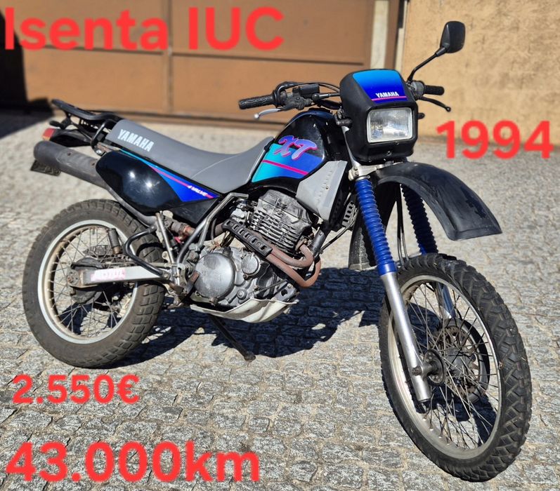 Yamaha XT 350 preta de 1994