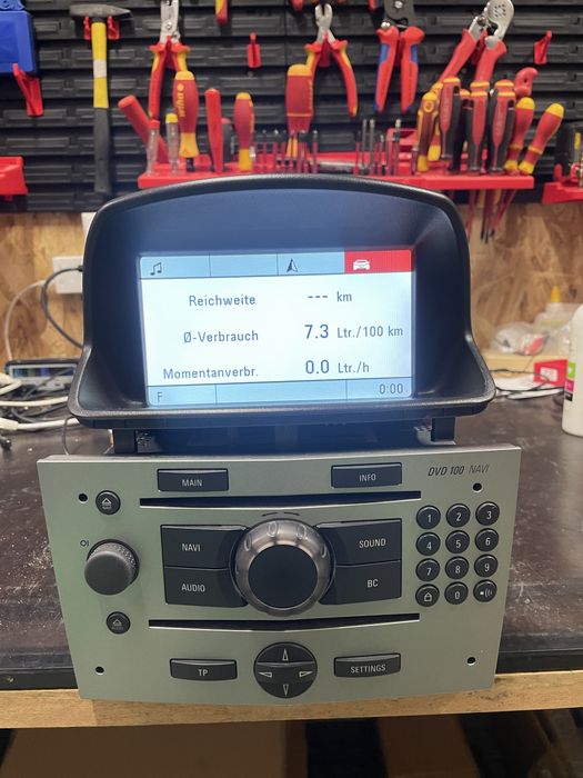 Ekran Wyświetlacz kolorowy CID 3 linie + radio DVD100 AUX Opel Corsa D